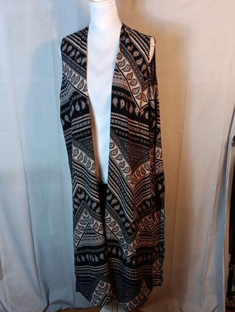 LuLaRoe Black and Cream Patterned Duster Vest